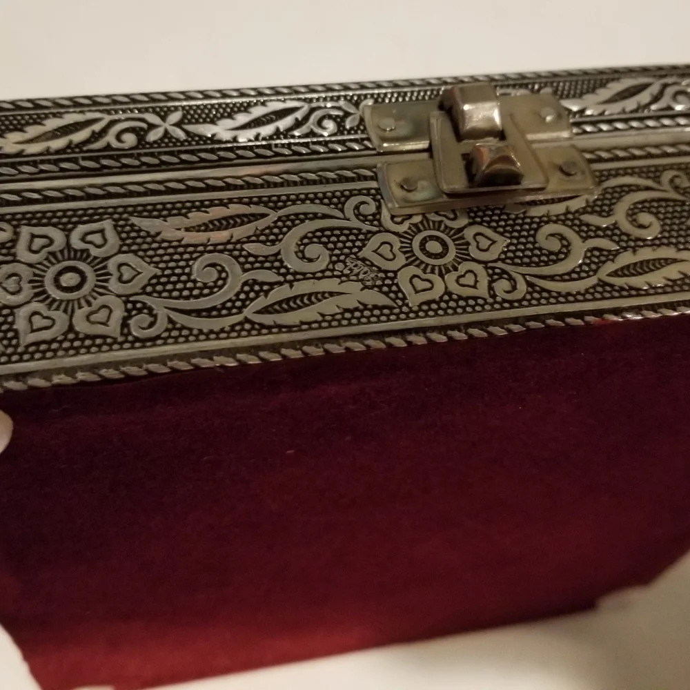 Birds Flying Embossed Aluminium Oxidized Jewelry Box with Mirror